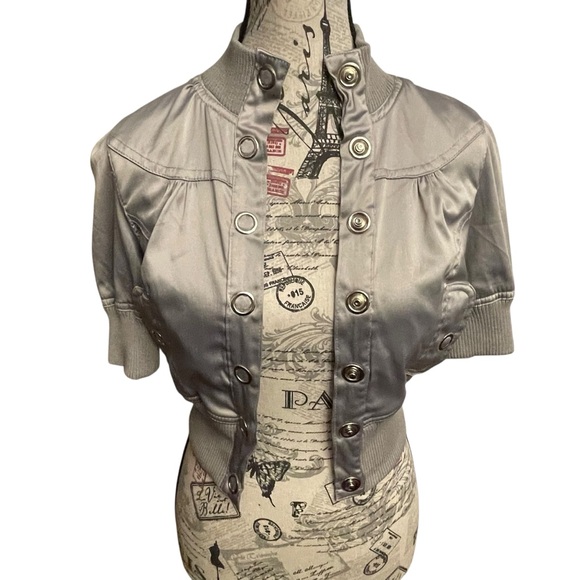 Paris Blues Silver Button-Up Crop Top - Picture 4 of 8